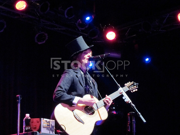 Suzanne Vega